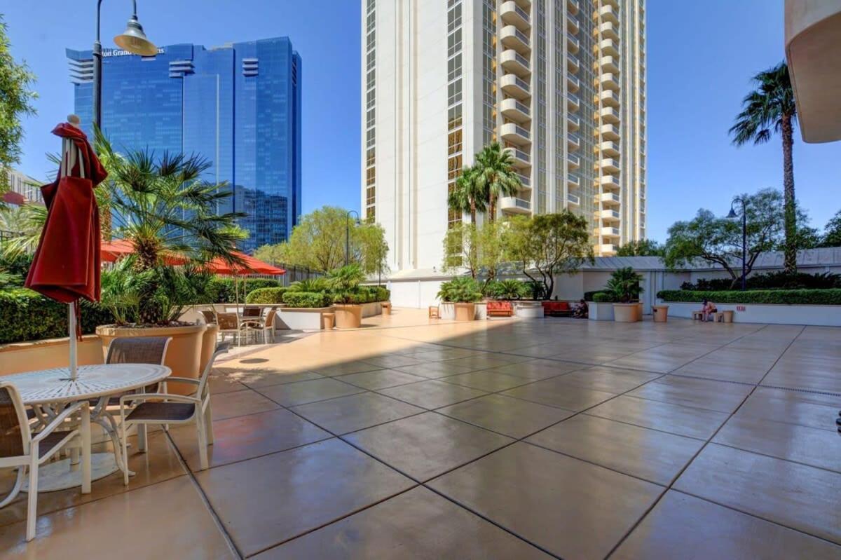 Mgm Signature-22-611 Strip View Jacuzzi Studio Λας Βέγκας Εξωτερικό φωτογραφία