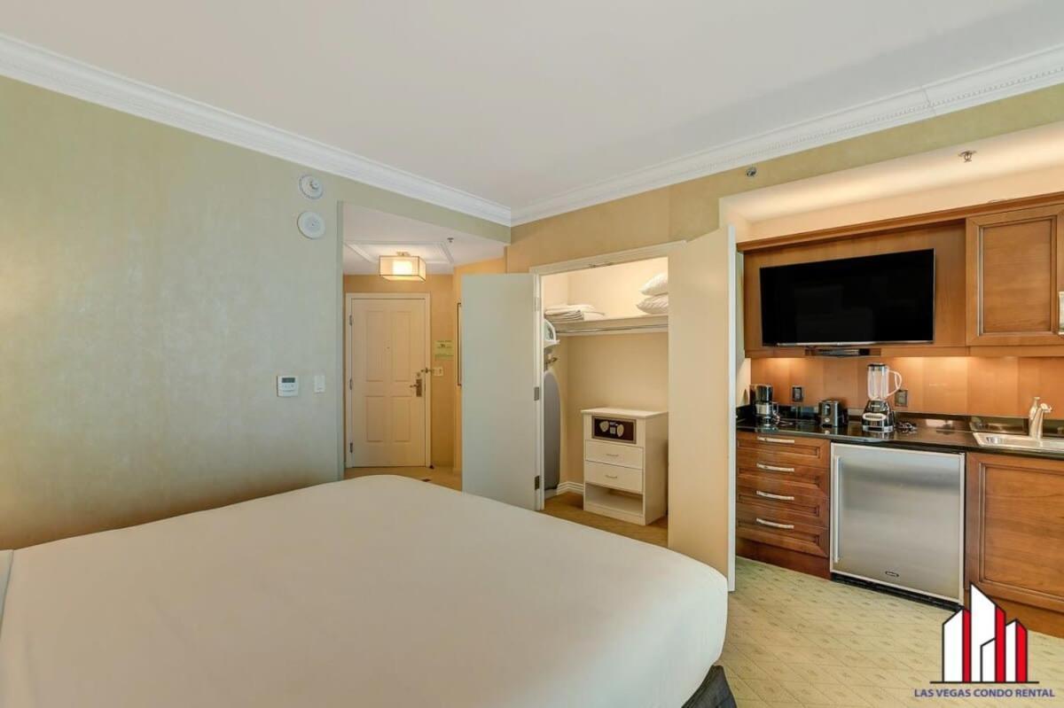 Mgm Signature-22-611 Strip View Jacuzzi Studio Λας Βέγκας Εξωτερικό φωτογραφία